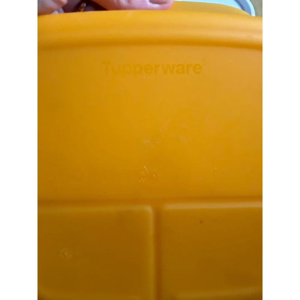 Tupperware Compartment Bento Lunch Box Yellow 550ml‎ and 2 Small Snack Bowls Set